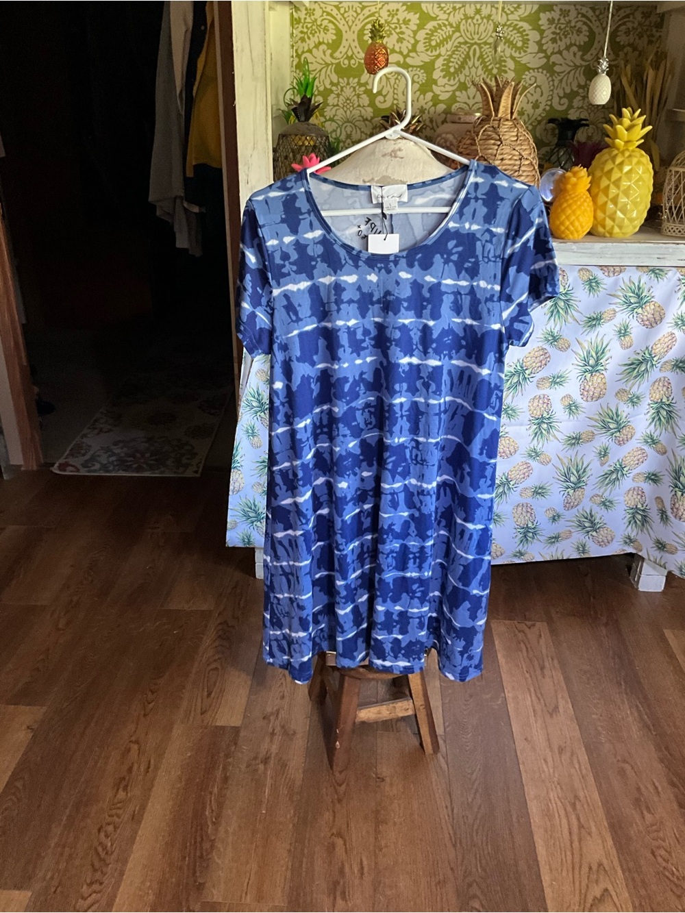 NWT kiwi & punch size large dress